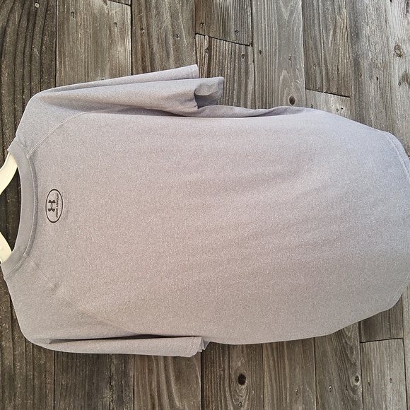 Under Armour Men's Light Gray Short Sleeve Tee Size XL - Picture 6 of 6